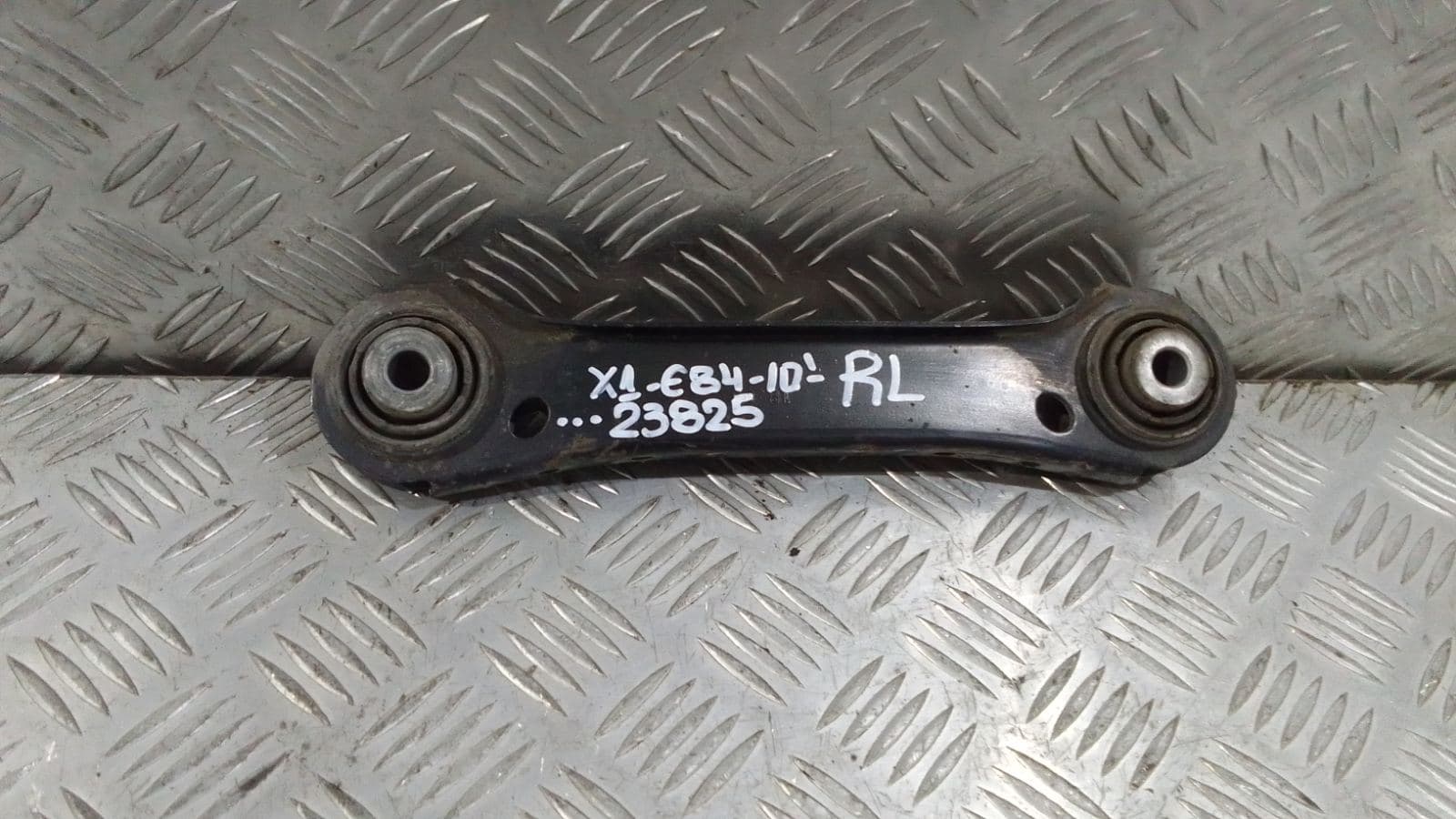Носач BMW X1 E84 2.0D 2010г.(заден ляв) X1 (E84) (2009-2015)