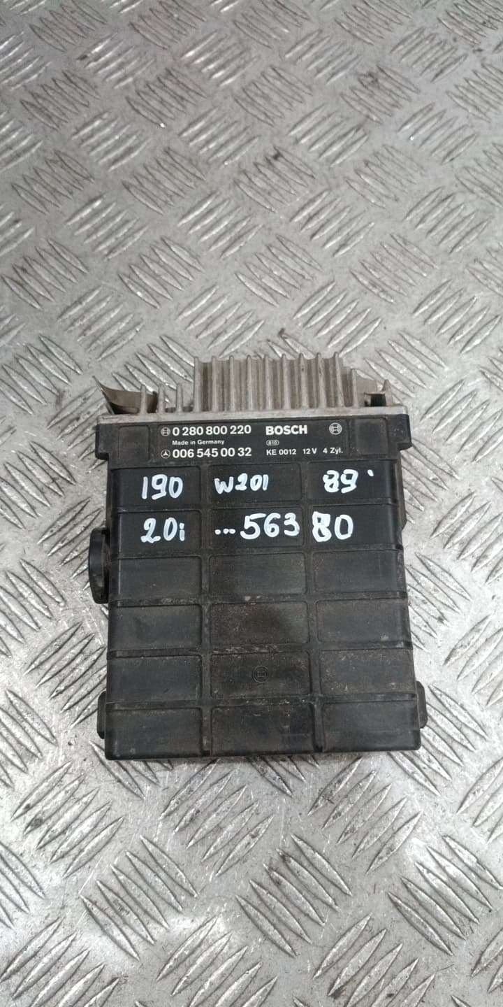 Компютър Mercedes W201 190 2.0i 1989г. 0280800220 0065450032 EB Mercedes-Benz 190 (W201) (1982-1993)