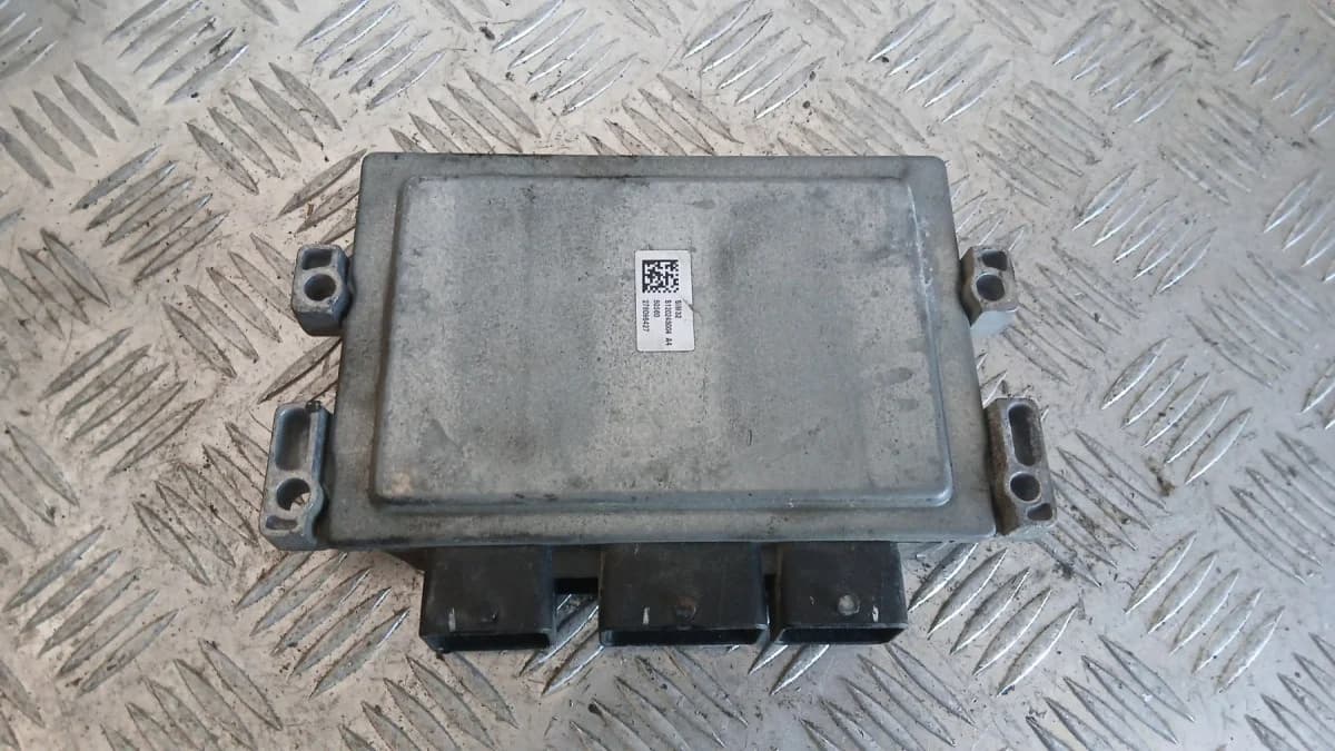 Компютър Renault Clio 1.2i 2007 S120202114A 8200783095 Clio III (2005-2014)
