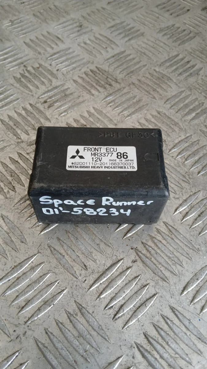 Модул Mitsubishi Space Runner 2001 MR337786 82D01110-201 66370037 Space Runner (1991-1999)