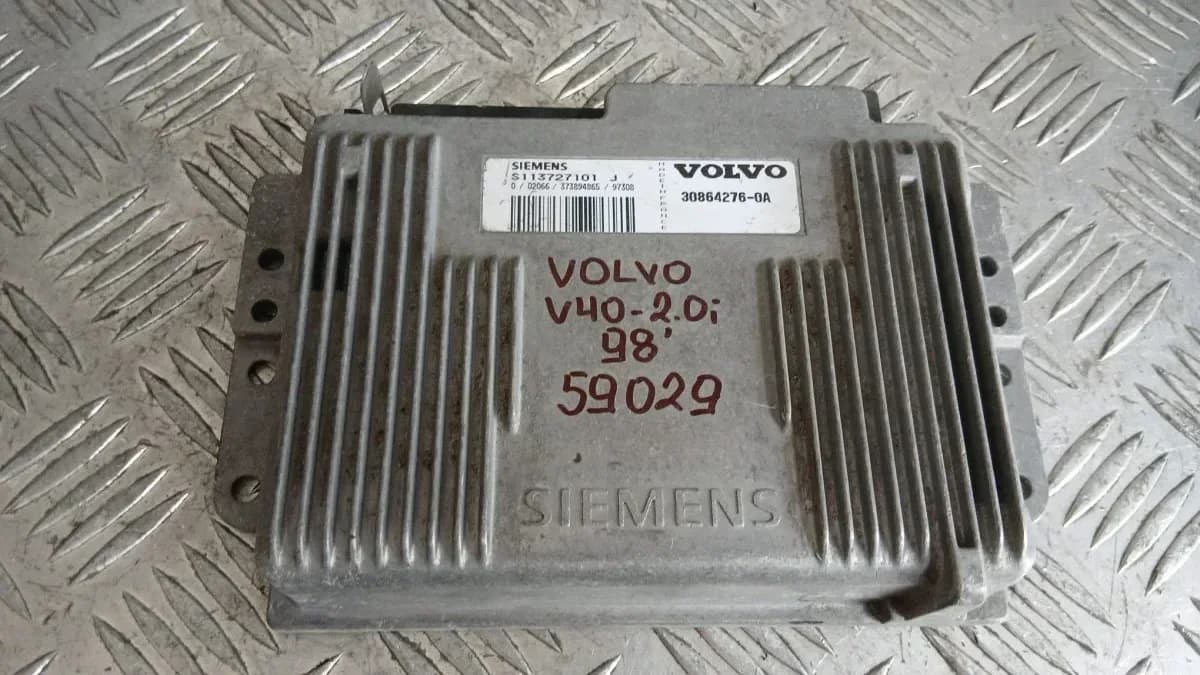 Компютър Volvo V40 2.0i 1998 S113727101J 30864276-0A S40/V40 (1995-2004)