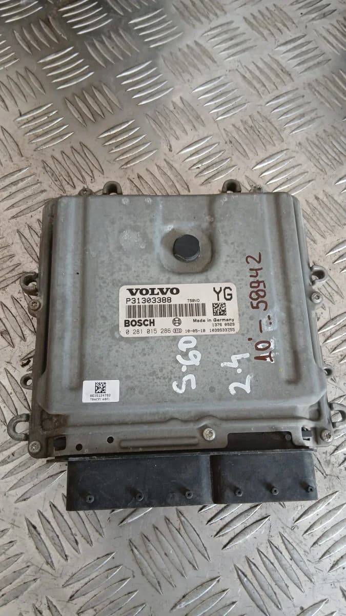 Компютър Volvo S60 2.4 2010 0281015286 P31303388 S60 (2000-2009)