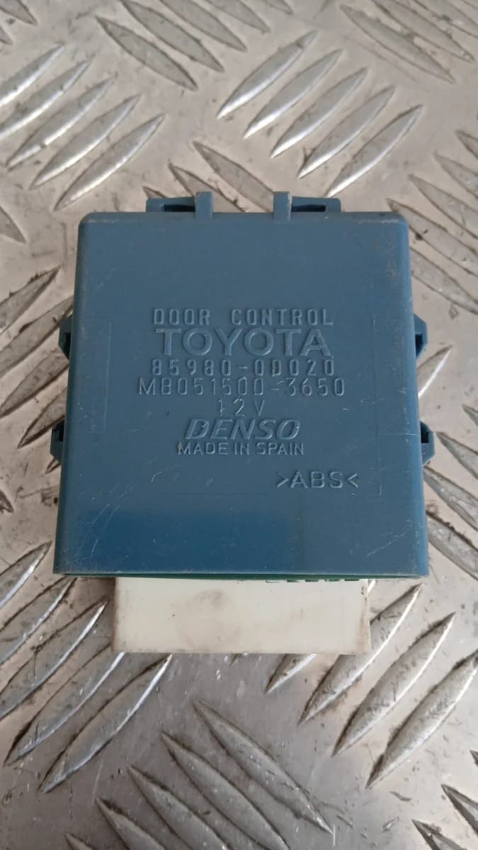 Реле Toyota Yaris 2002 85980-0D020 MB051500-3650 Yaris (1999-2005)