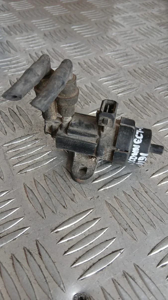 Вакуум клапан Ford Transit Connect 2008 98AB-9E882 Transit Connect (2003-2013)