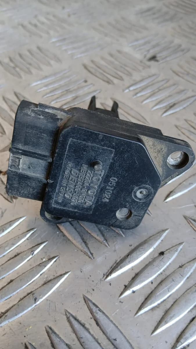 Дебитомер Toyota Avensis 2.2 D4D 2006 22204-0N010 Avensis (2003-2009)