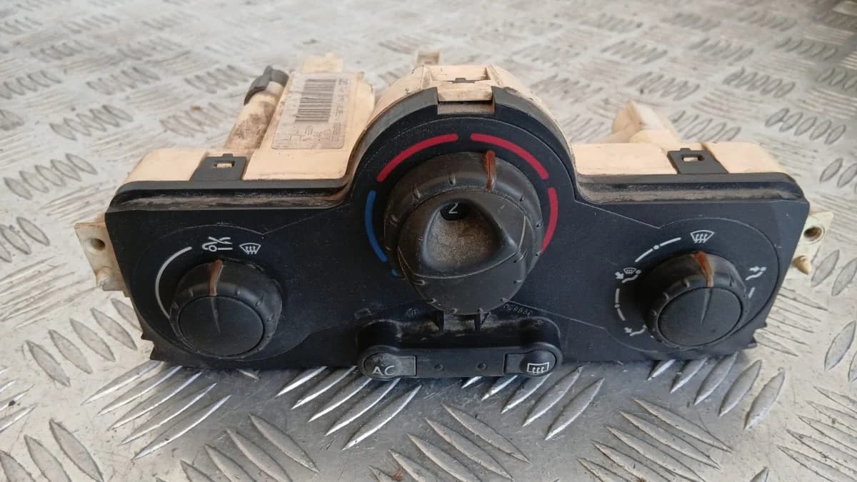 Панел климатик Renault Scenic 2005 69580001 Scenic II (2003-2009)