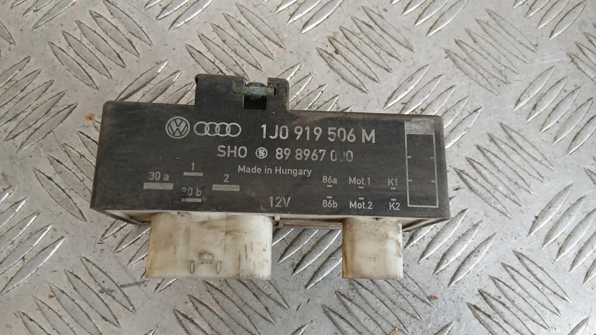 Реле охладителни перки VW Polo 2001 1J0919506M Volkswagen Polo (6N/6N2) (1994-2003)