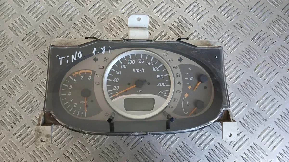 Километраж Nissan Almera Tino 1.8 2001 Almera Tino (2000-2006)