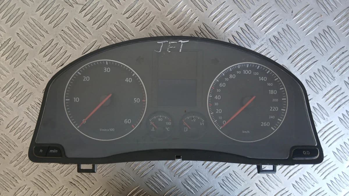 Километраж VW Jetta 2005 Volkswagen Jetta IV (1J) (1999-2006)
