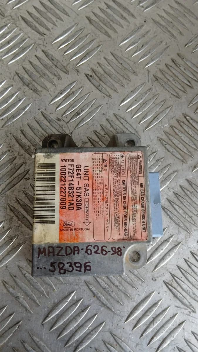 Airbag модул Mazda 626 1998 GE4T-57K30A