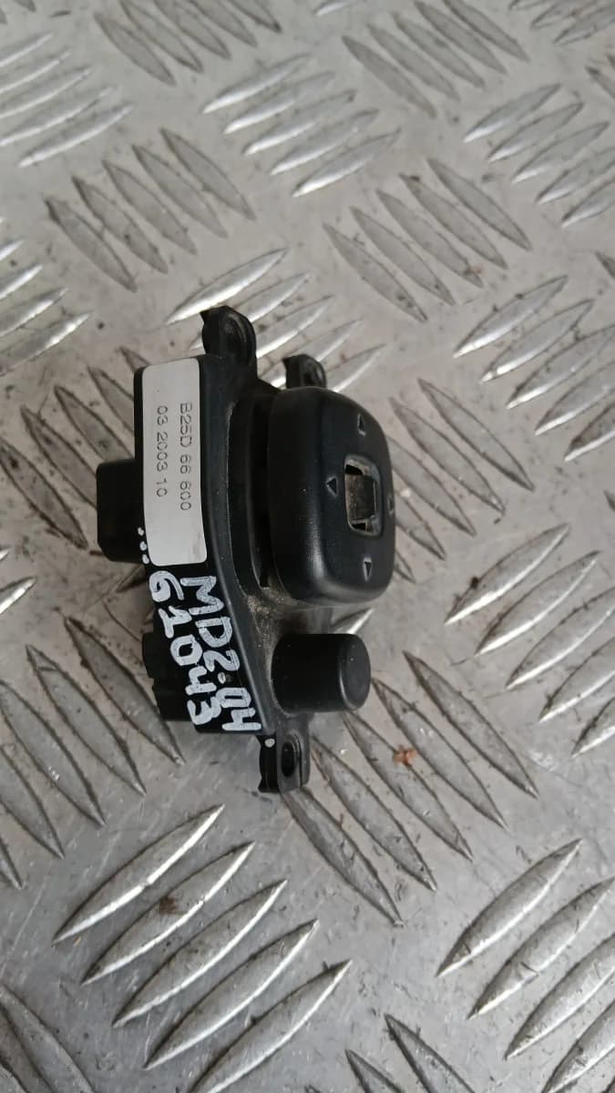 Джойстик огледало Mazda 2 2004 B25D66600 03200310