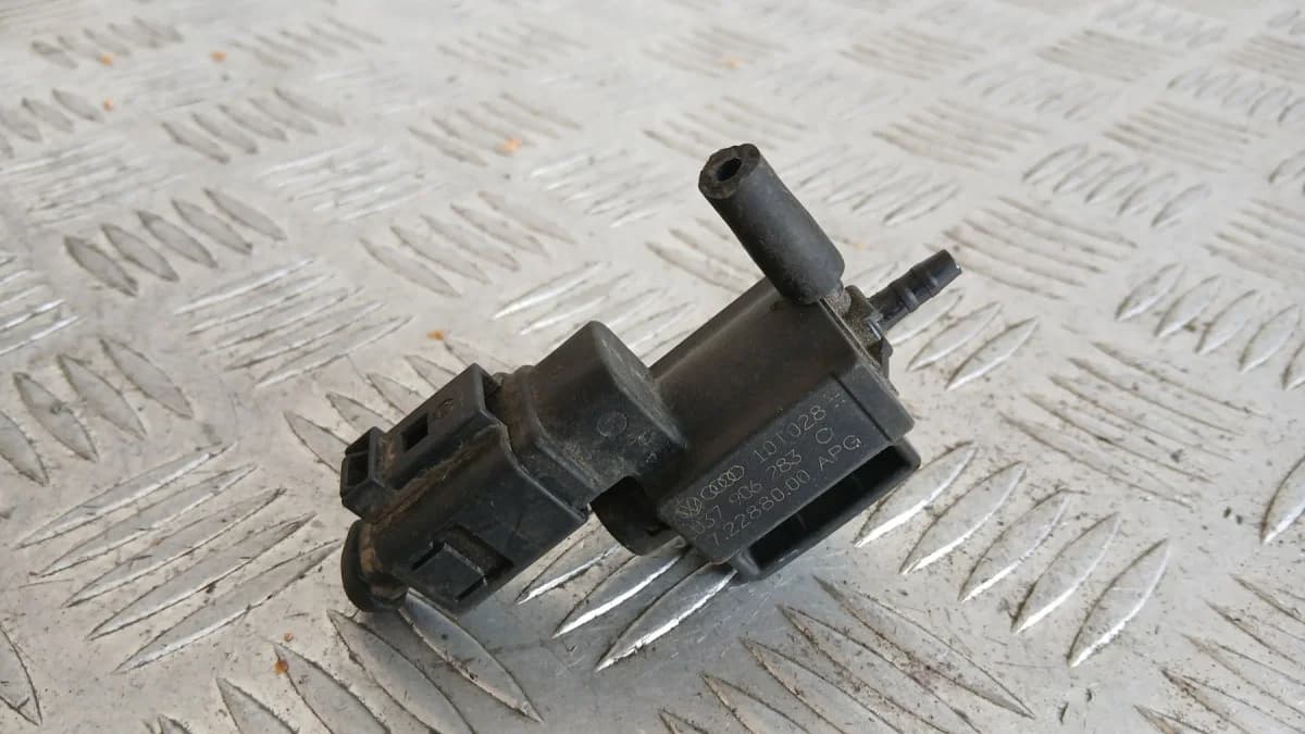 Вакуум клапан Skoda Yeti 1.2i 2010 037906283C 7.22880.00