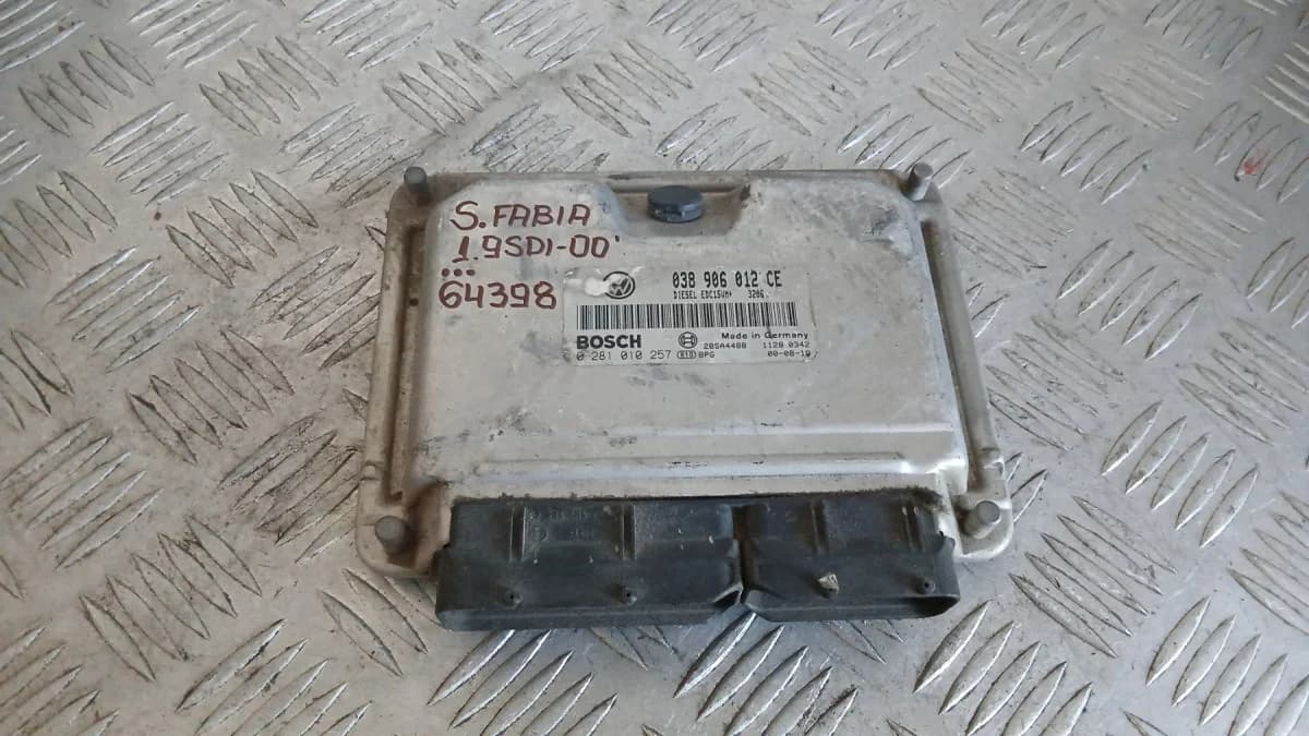 Компютър Skoda Fabia 1.9 SDI 2000 038906012CE 0281010257