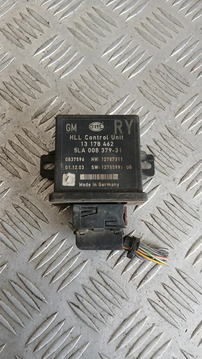 Реле Saab 9-3 2003 13178462 5LA008379