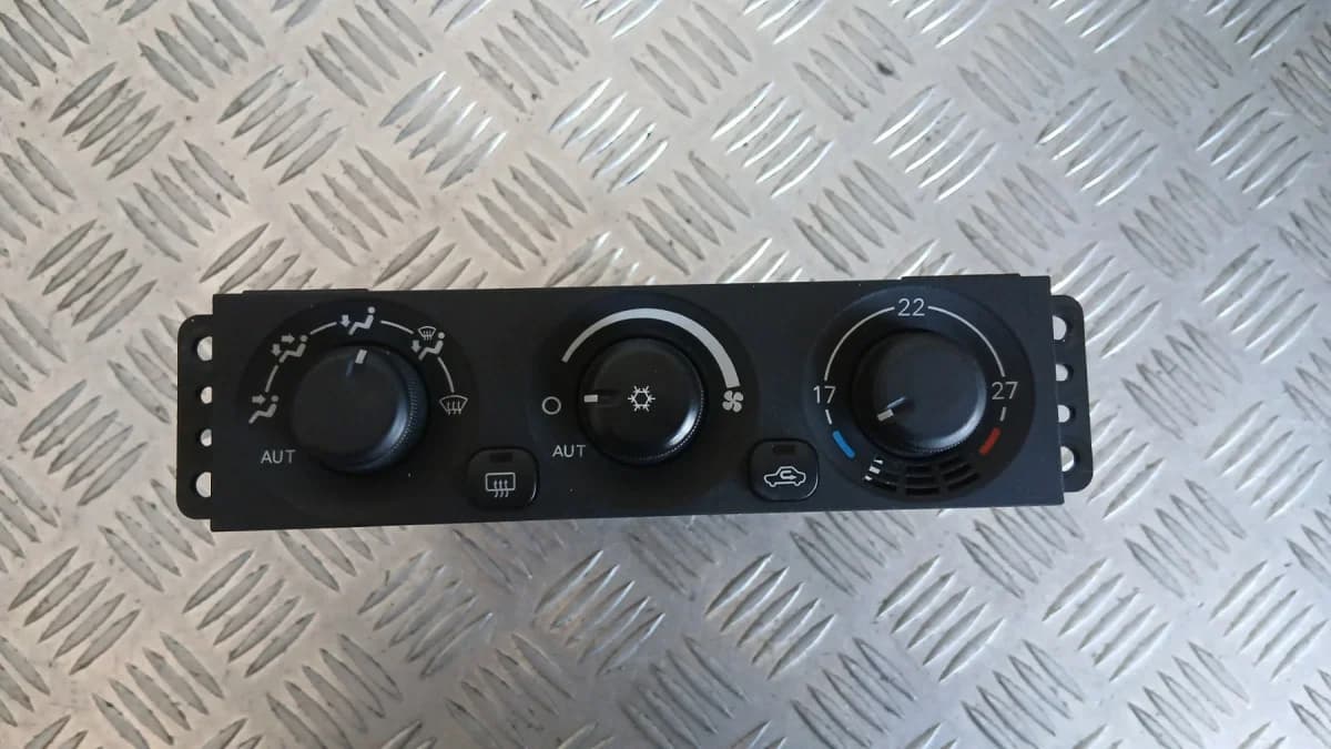 Панел климатик Mitsubishi Pajero 2003 MR500646 146430-8800 Pajero III (1999-2006)