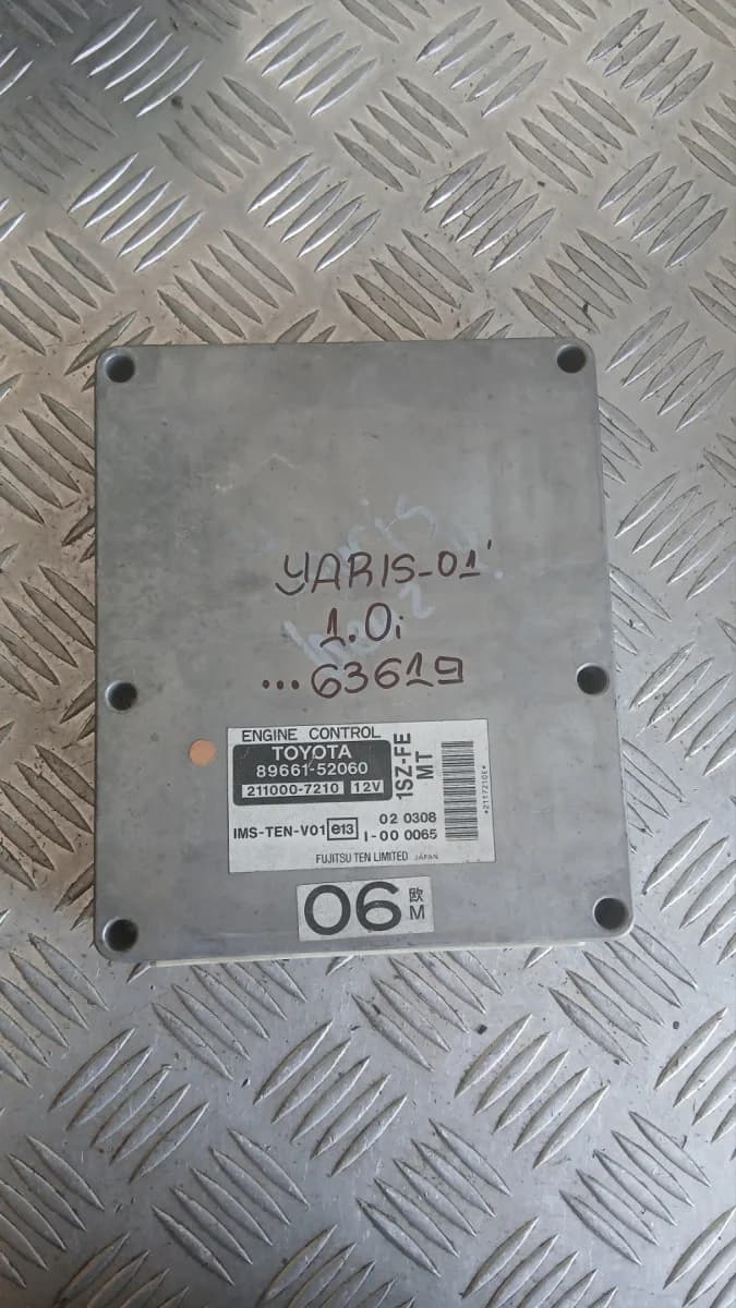 Компютър Toyota Yaris 1.0 2001 89661-52060 211000-7210 Yaris (1999-2005)