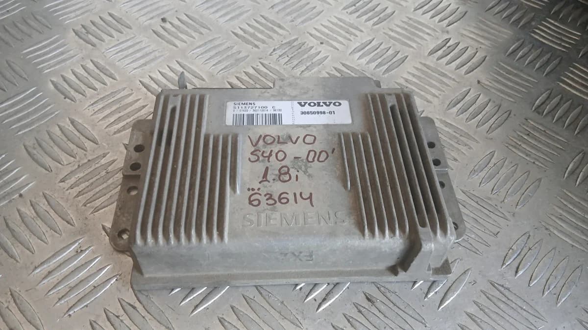 Компютър Volvo S40 1.8 2000 S113727100C 30850998-01 S40/V40 (1995-2004)
