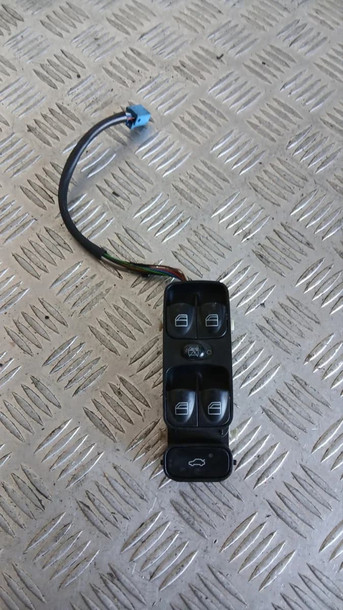 Панел бутони Mercedes C W203 2004 A2038210679 Mercedes-Benz C-Class 203 (W/S/CL) (2000-2006)