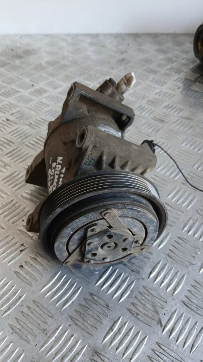 Nissan Almera Tino Двигатели