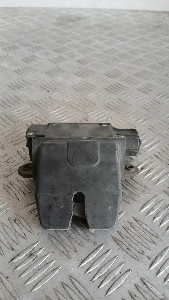 Брава заден капак Volvo V50 2004 4N51-A442A66-AK V50 (2003-2012)