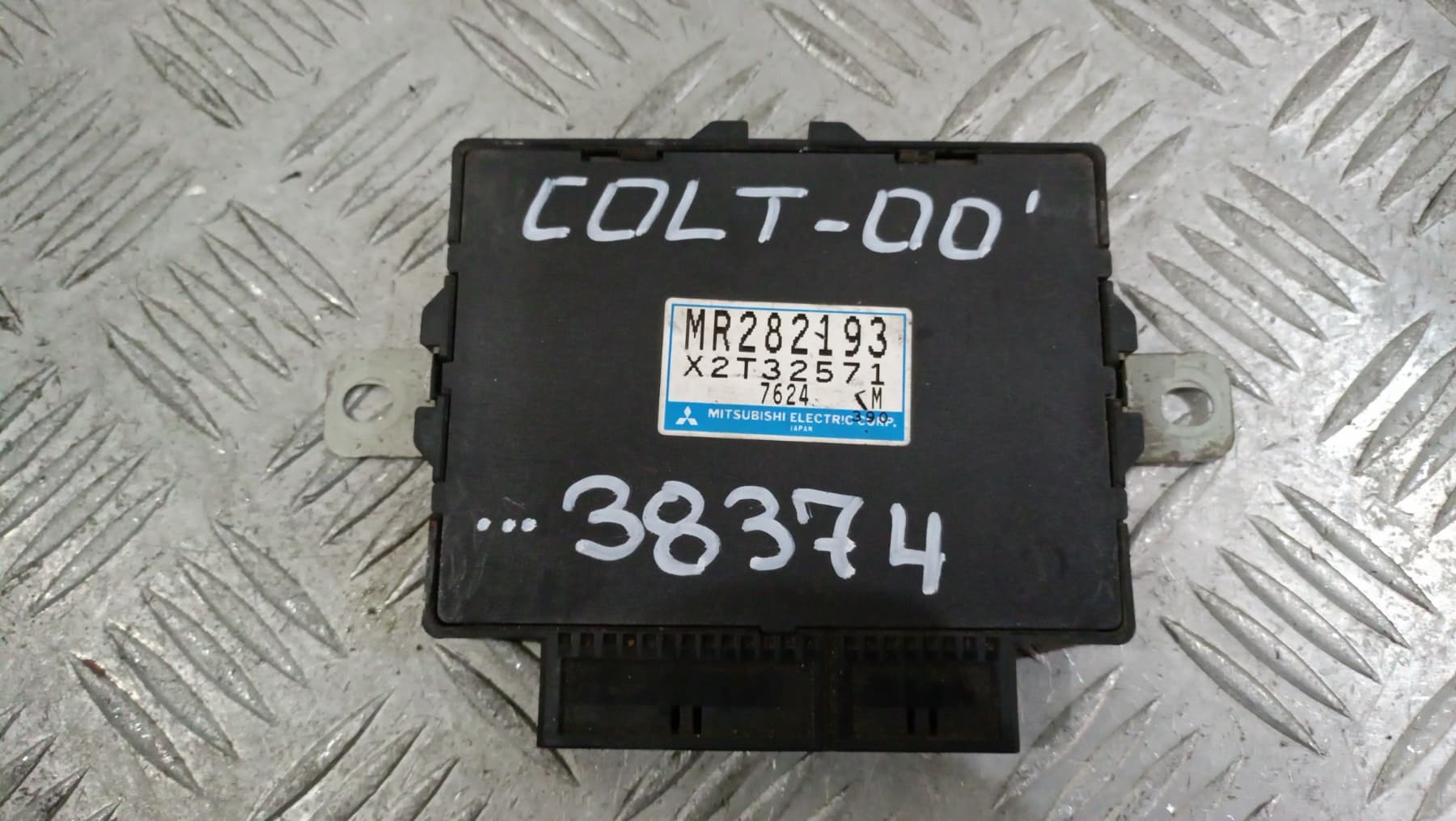 Модул Mitsubishi Colt 2000г. MR282193 EB Colt V (1995-2002)