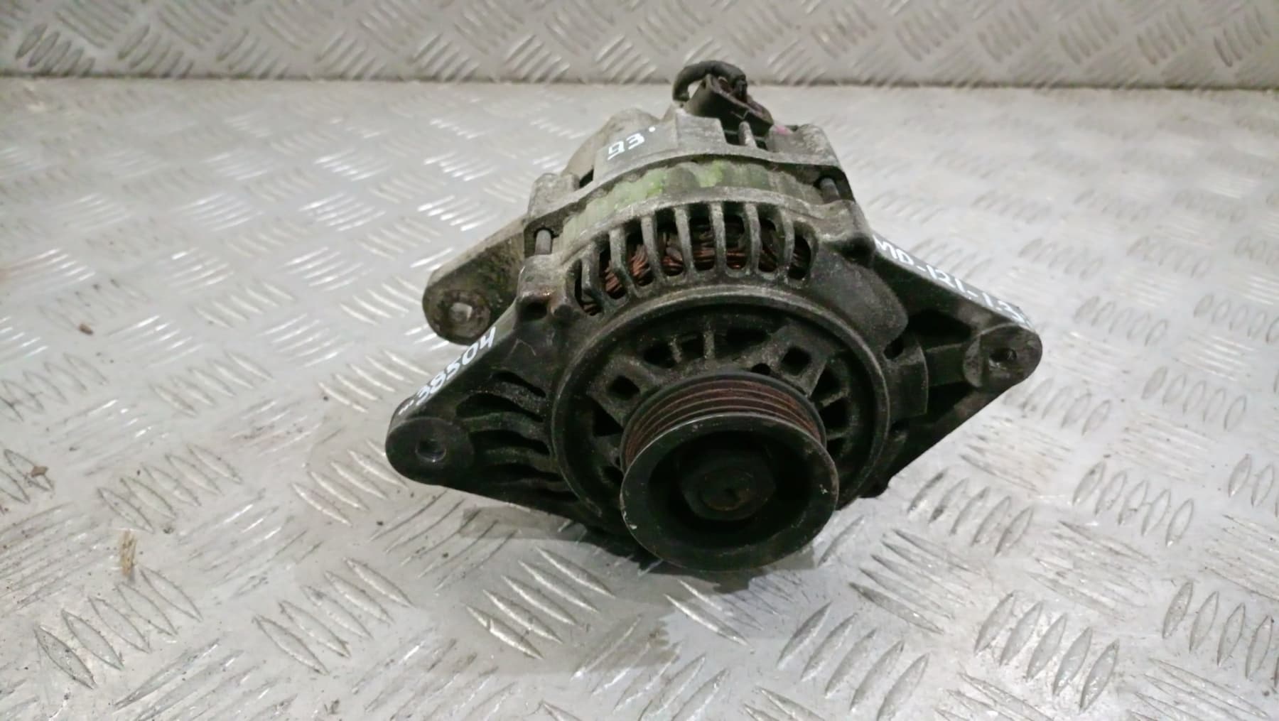 Алтернатор Mazda 121 1.3i 1993г.