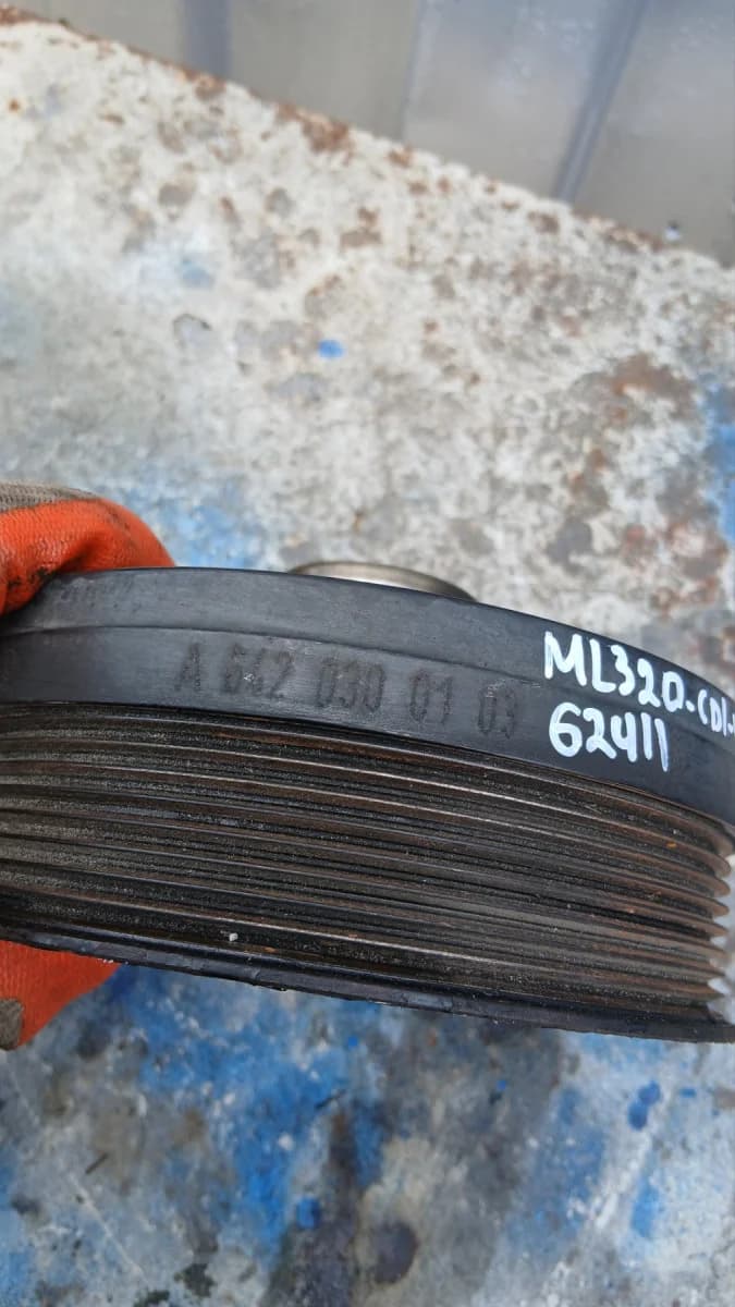 Шайба колянов вал Mercedes ML320 CDI W164 2007 A6420300103 Mercedes-Benz M-Class W164 (2005-2011)