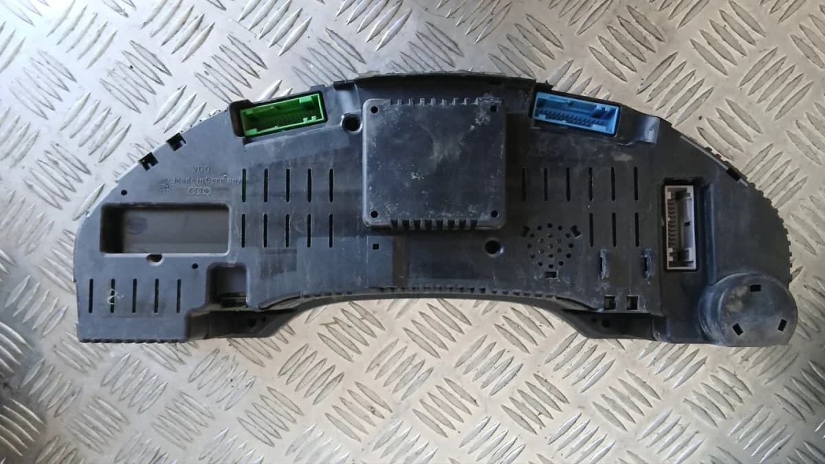 Километраж Audi A8 2.5 TDI 1999 A8 (D2) (1994-2002)