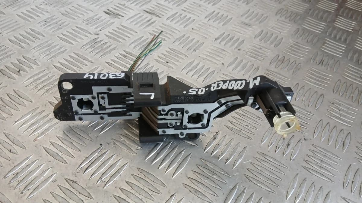 Платка ляв стоп Mini Cooper 2005 13405110 7166007 63217166007 Cooper (R50, R53) (2001-2006)