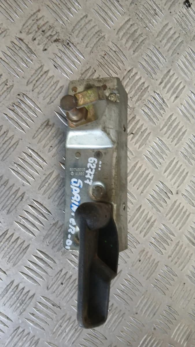 Дръжка задна врата Mercedes Sprinter 2001 9017400135 Mercedes-Benz Sprinter (1995-2006)