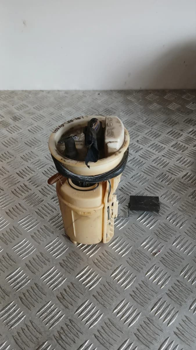 Бензинова помпа VW Golf 4 1.8T 1999 1J0919051D Volkswagen Golf IV (1998-2004)