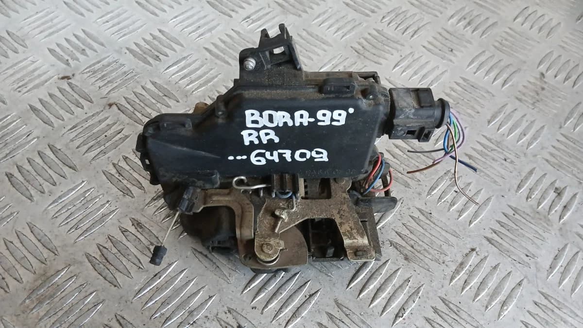 Брава врата VW Bora 1999 (задна дясна) Volkswagen Bora (1998-2005)