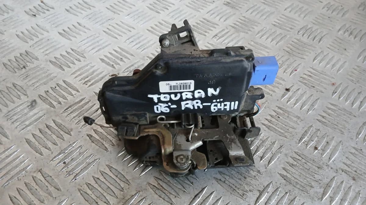 Брава врата VW Touran 2006 (задна дясна) 7L0839016 Volkswagen Touran (2003-2006)