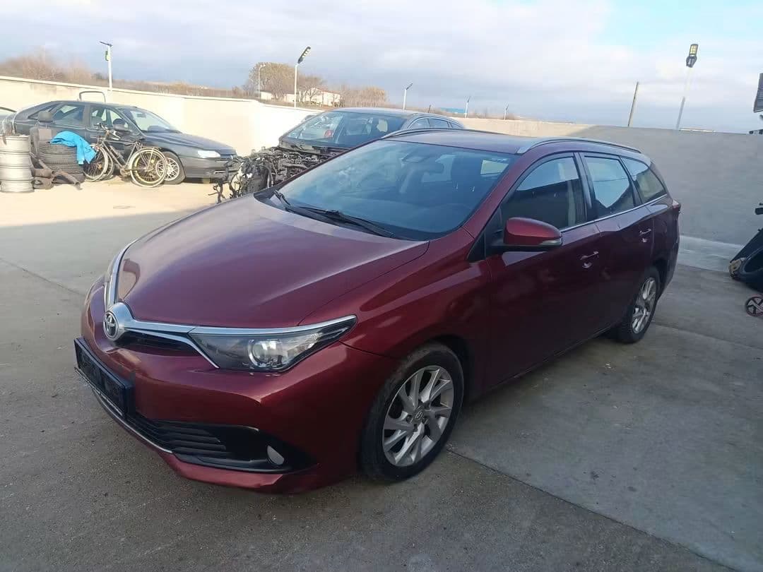 Toyota Auris Коли на части